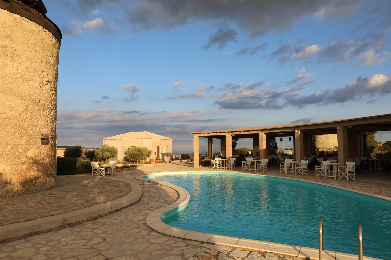 The Windmill Resort Mitata Bagian luar foto